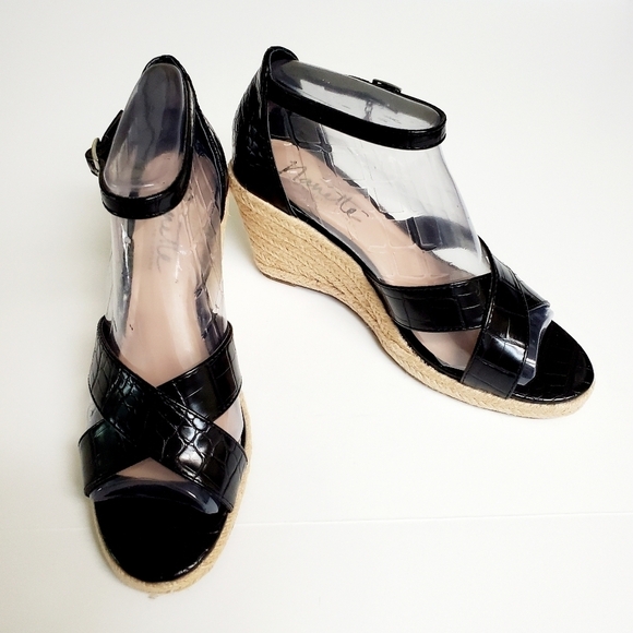 NANETTE LEPORE WEDGE SANDAL - Picture 1 of 8